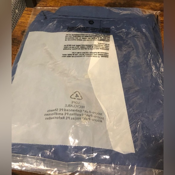 Van Heusen Big & Tall Men’s Wrinkle Resistant Short Sleeve Button Down XLT - Picture 9 of 11